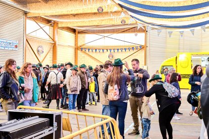 El Oktoberfest ha tenido como escenario la multipista cubierta de Golmayo.