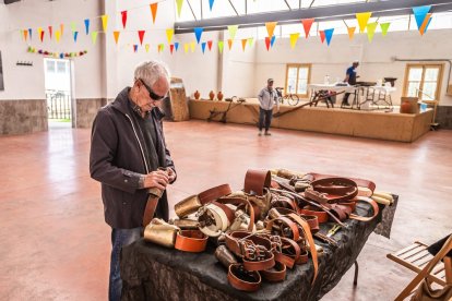 Ganado y actividades tradicionales en una agradable mañana