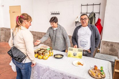 Ganado y actividades tradicionales en una agradable mañana