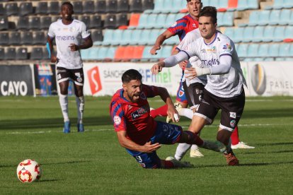 Dieste en un lance del partido jugado en el Helmántico.