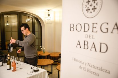 Bodega del Abad invitó a una cata y un cóctel en Soria