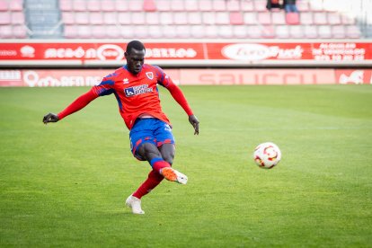 El Numancia se mantiene líder con un gol de Bonilla.