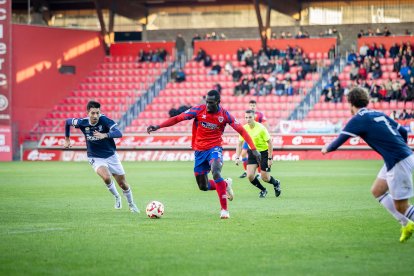 El Numancia se mantiene líder con un gol de Bonilla.