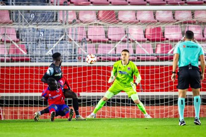 El CD Numancia se apea de la Copa dando una buena imagen