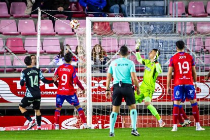 El CD Numancia se apea de la Copa dando una buena imagen