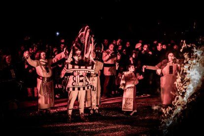 El pueblo de Garray se sumergió en la oscuridad