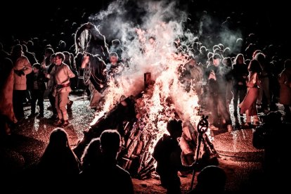 El pueblo de Garray se sumergió en la oscuridad