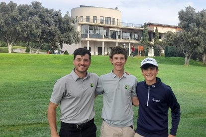 Los dos golfistas sorianos de izquierda a derecha.