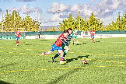 La Ciudad Deportiva acogió el derbi de Regional entre el CD Numancia B y el CD San José.