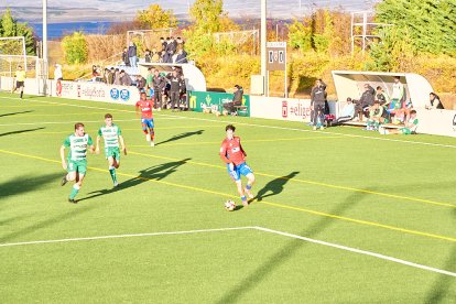 La Ciudad Deportiva acogió el derbi de Regional entre el CD Numancia B y el CD San José.