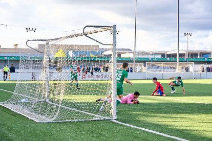 La Ciudad Deportiva acogió el derbi de Regional entre el CD Numancia B y el CD San José.