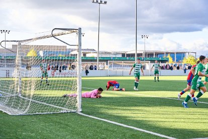 La Ciudad Deportiva acogió el derbi de Regional entre el CD Numancia B y el CD San José.