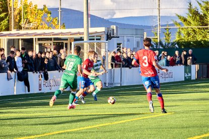 La Ciudad Deportiva acogió el derbi de Regional entre el CD Numancia B y el CD San José.