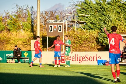 La Ciudad Deportiva acogió el derbi de Regional entre el CD Numancia B y el CD San José.