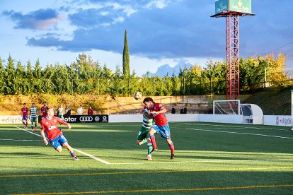 La Ciudad Deportiva acogió el derbi de Regional entre el CD Numancia B y el CD San José.