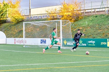 La Ciudad Deportiva acogió el derbi de Regional entre el CD Numancia B y el CD San José.