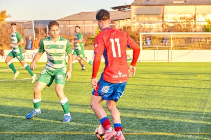 La Ciudad Deportiva acogió el derbi de Regional entre el CD Numancia B y el CD San José.