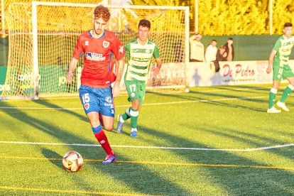 La Ciudad Deportiva acogió el derbi de Regional entre el CD Numancia B y el CD San José.