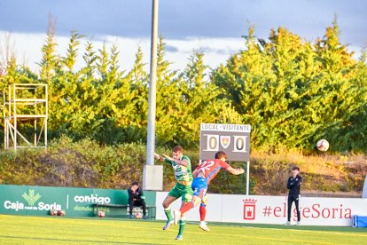 La Ciudad Deportiva acogió el derbi de Regional entre el CD Numancia B y el CD San José.