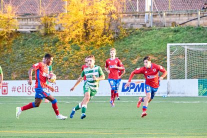 La Ciudad Deportiva acogió el derbi de Regional entre el CD Numancia B y el CD San José.