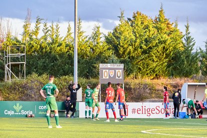 La Ciudad Deportiva acogió el derbi de Regional entre el CD Numancia B y el CD San José.