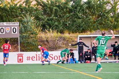 La Ciudad Deportiva acogió el derbi de Regional entre el CD Numancia B y el CD San José.