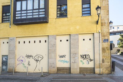 Locales de la calle San Juan  en los que se ubicará la Oficina de la Despoblación.