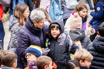 Alumnos del CEIP Infantes de Lara durante su actividad en la Plaza Mayor