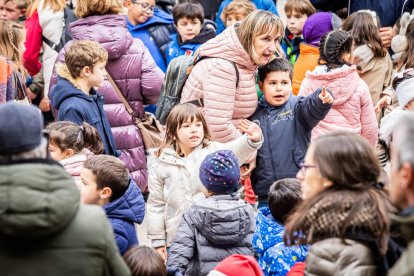 Alumnos del CEIP Infantes de Lara durante su actividad en la Plaza Mayor