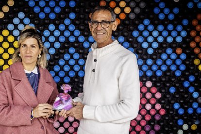 El director del CEIP Infantes de Lara, Santiago Iglesias junto a la coordinadora de Igualdad, Laura Álvaro.