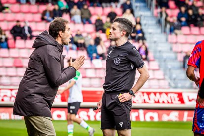 Aitor Calle en el partido de la pasada jornada en el que fue expulsado.