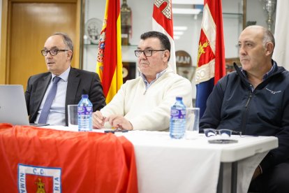 Salvador Olea, Patricio de Pedro y Javier Jiménez en la Junta de Accionistas del Numancia.