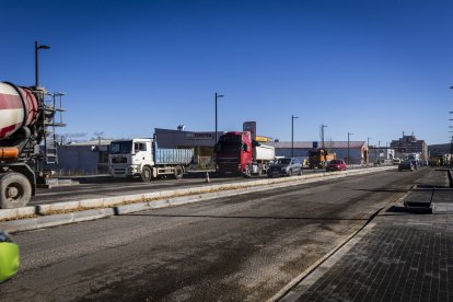 Obras en la avenida de Valladolid, dentro de la primera fase de las travesías.