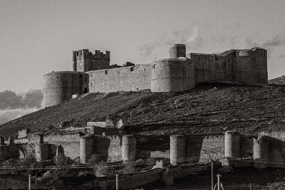 El Castillo de Berlanga, al fondo de la imagen.