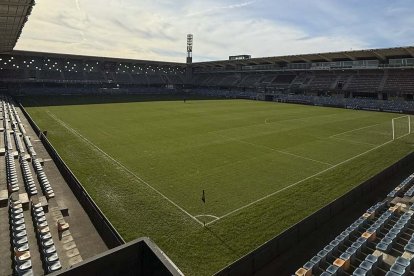 Imagen del estadio de Pasarón con capacidad para 10.500 aficionados.