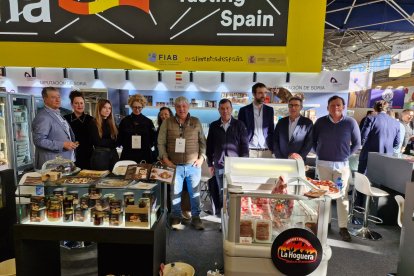 Jesús Peregrina, a la derecha, junto a los empresarios sorianos en Lyon.