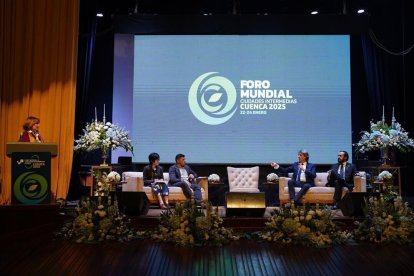 El alcalde de Soria participa en el Foro de Ciudades Intermedias en Cuenca (Ecuador) .