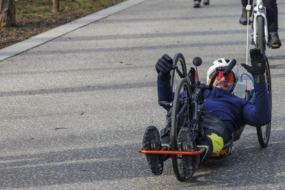 El deportista paralímpico Daniel Rodríguez realiza el reto ‘El destierro del Cid’ para visibilizar el derecho al deporte de las personas con discapacidad.