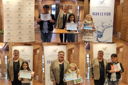 Entrega de premios a los ganadores de 'Dibujos del agua'.