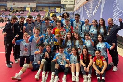 Equipos júnior del C.V. Río Duero en un campeonato.