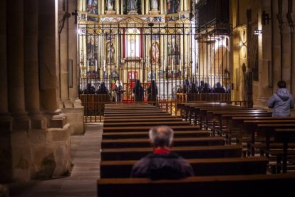Iglesia de Santo Domingo, con las hermanas clarisas al fondo.