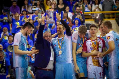 Alfredo Cabrerizo quiere ahora levantar el título de la Superliga tras ganar hace dos años la Copa del Rey.
