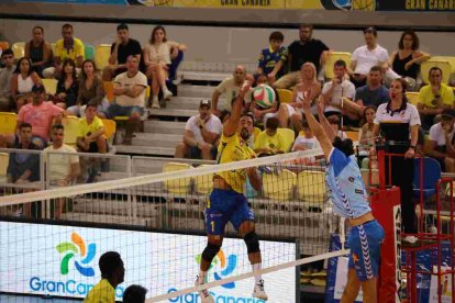 Nico Bruno destrozó el sistema defensivo de Grupo Herce Soria.