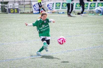 Una jugadora del San José durante un torneo femenino