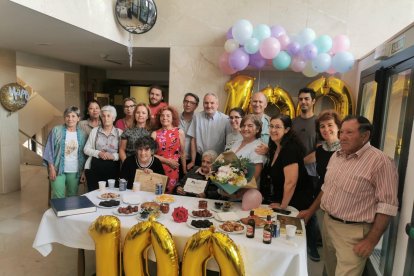 Celebración del centenario de Saturnina Ballano.