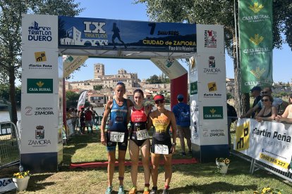 El pódium femenino del Triatlón Sprint Ciudad de Zamora