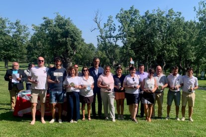 Participantes en el torneo de dobles del Club de Golf Soria.