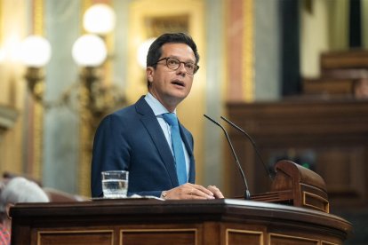 Tomás Cabezón interviene en el Congreso.