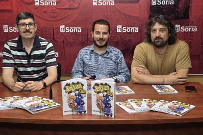 Eduardo Torres, Eder García y Rubén García en la presentación del libro de San Juan.