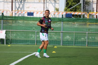 Alain García durante un calentamiento previo a un partido con el equipo de Sanlúcar de Barrameda.